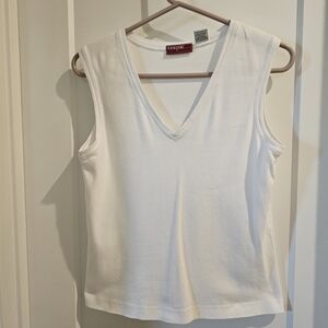 Onque Casuals White V-Neck  Sleeveless Tank Med